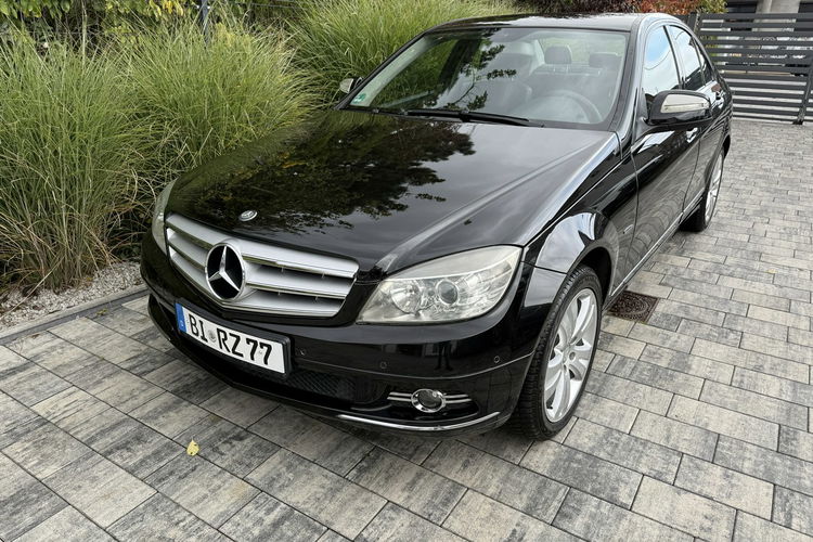 Mercedes C 180 NOWY ROZRZĄD Bardzo zadbana - 100% oryginalny przebieg zdjęcie 36