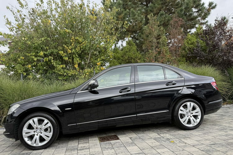 Mercedes C 180 NOWY ROZRZĄD Bardzo zadbana - 100% oryginalny przebieg zdjęcie 37