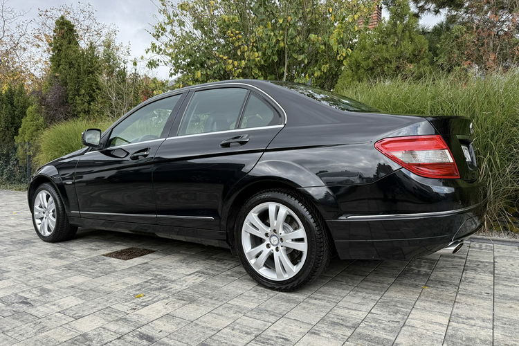 Mercedes C 180 NOWY ROZRZĄD Bardzo zadbana - 100% oryginalny przebieg zdjęcie 4