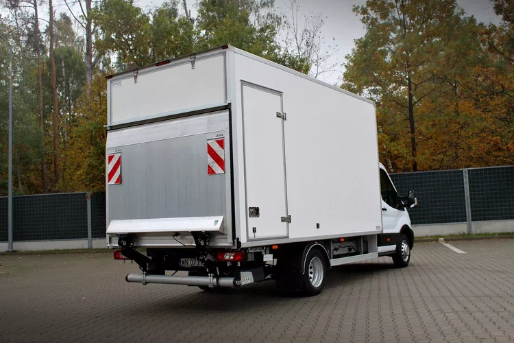 Ford Transit bliźniak kontener 9 euro palet + winda BAR 750kg zdjęcie 7