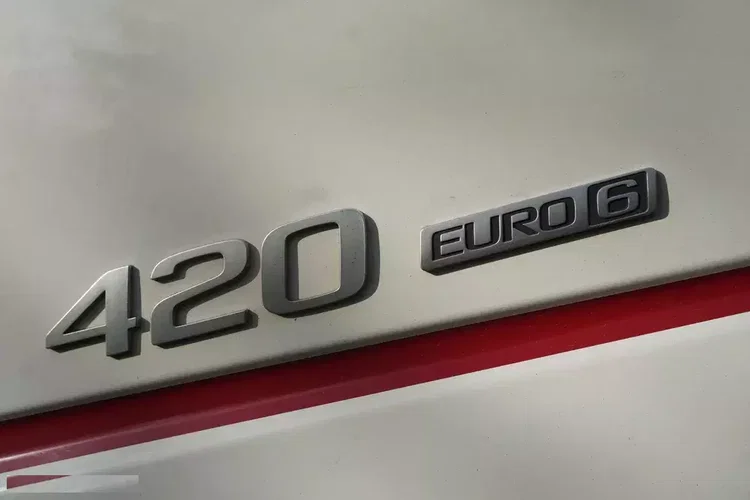 Volvo FH 420 6x2 / BDF / 2022 zdjęcie 14