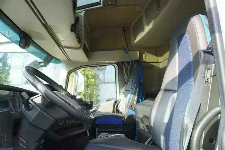 Volvo FH 420 6x2 / BDF / 2022 zdjęcie 16