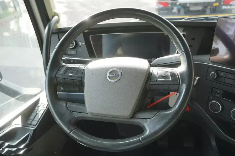 Volvo FH 420 6x2 / BDF / 2022 zdjęcie 21