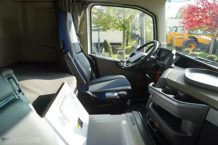 Volvo FH 420 6x2 / BDF / 2022 zdjęcie 23