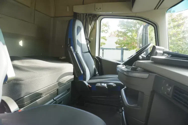 Volvo FH 420 6x2 / BDF / 2022 zdjęcie 24