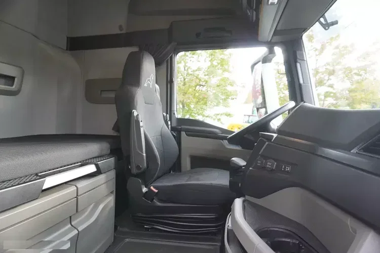 MAN TGX 26.470 6x2 COINTAINERKIPPER HYVA HIRMSCHLING / 200 tys. km zdjęcie 29