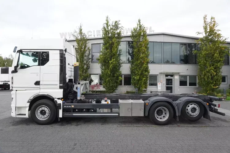 MAN TGX 26.470 6x2 COINTAINERKIPPER HYVA HIRMSCHLING / 200 tys. km zdjęcie 7