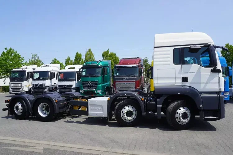 MAN TGS 35.420 8x2 / Rama 6.4 m / 3 osie skrętne zdjęcie 7