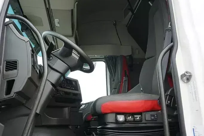 Volvo FH / 500 / EURO 6 / ACC / XL / I -COOL / MAŁY PRZEBIEG zdjęcie 7