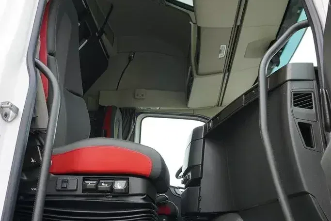 Volvo FH / 500 / EURO 6 / ACC / XL / I -COOL / MAŁY PRZEBIEG zdjęcie 8