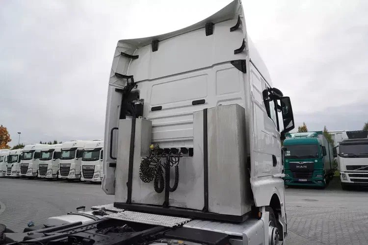 MAN TGX 28.510 6x2 / Kab. Sypialna / / DMC 65 t zdjęcie 13