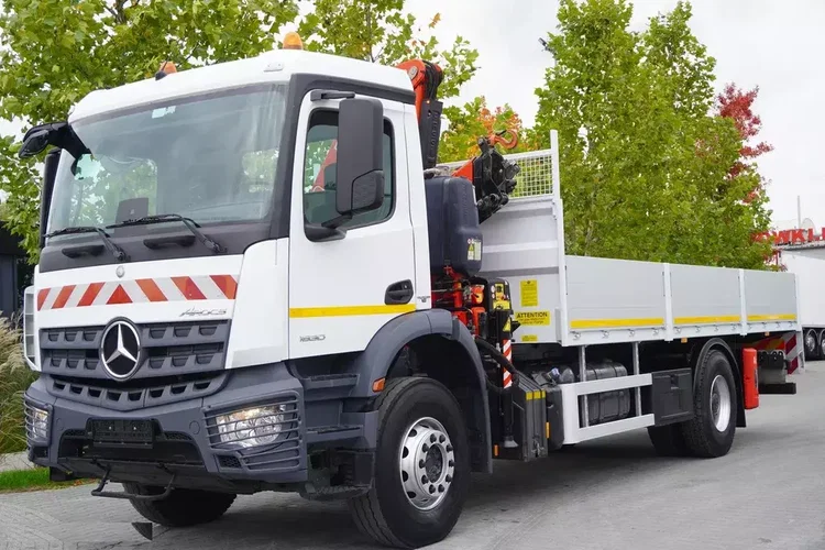 Mercedes Arocs 1830 / Platforma 16 EPAL / HDS Fassi 155 / Zasięg 8 m / Udźwig 6160 kg zdjęcie 10