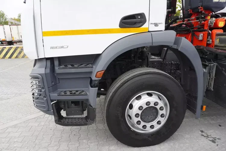 Mercedes Arocs 1830 / Platforma 16 EPAL / HDS Fassi 155 / Zasięg 8 m / Udźwig 6160 kg zdjęcie 30