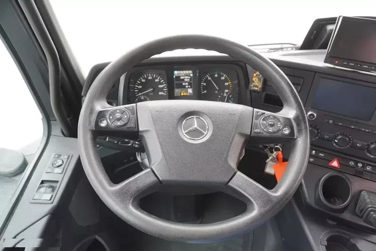 Mercedes Arocs 1830 / Platforma 16 EPAL / HDS Fassi 155 / Zasięg 8 m / Udźwig 6160 kg zdjęcie 34