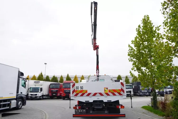 Mercedes Arocs 1830 / Platforma 16 EPAL / HDS Fassi 155 / Zasięg 8 m / Udźwig 6160 kg zdjęcie 4