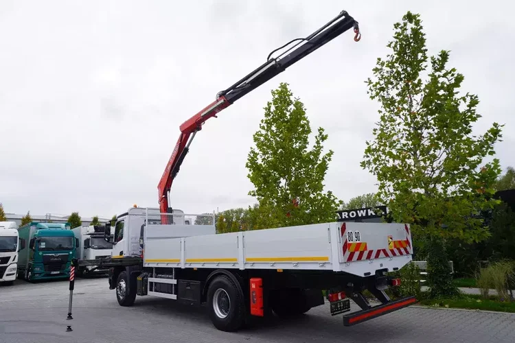 Mercedes Arocs 1830 / Platforma 16 EPAL / HDS Fassi 155 / Zasięg 8 m / Udźwig 6160 kg zdjęcie 7