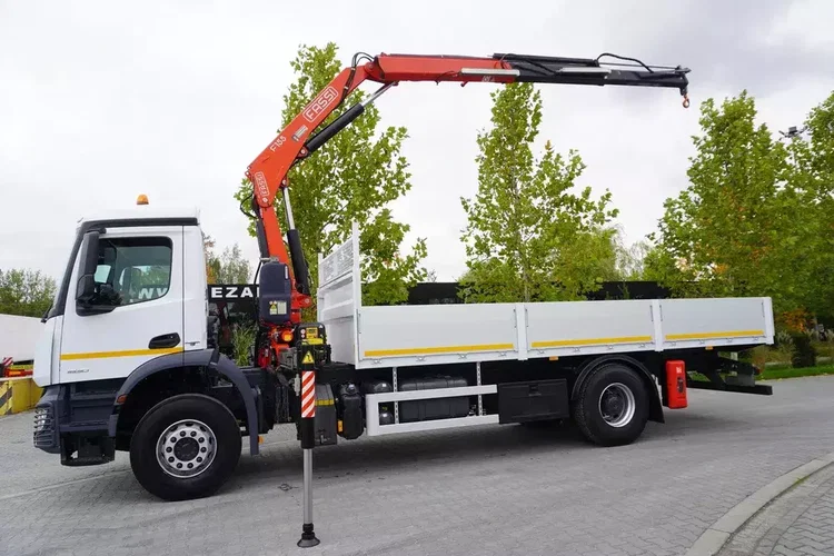 Mercedes Arocs 1830 / Platforma 16 EPAL / HDS Fassi 155 / Zasięg 8 m / Udźwig 6160 kg zdjęcie 8
