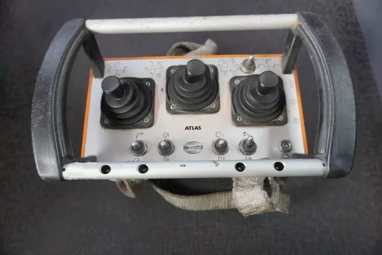 Renault C380 Comfort 6x4 / HDS Atlas 172.3E / Zasięg 12.3 m / Udźwig 6.1 t / Burtowy 17 EPAL zdjęcie 15