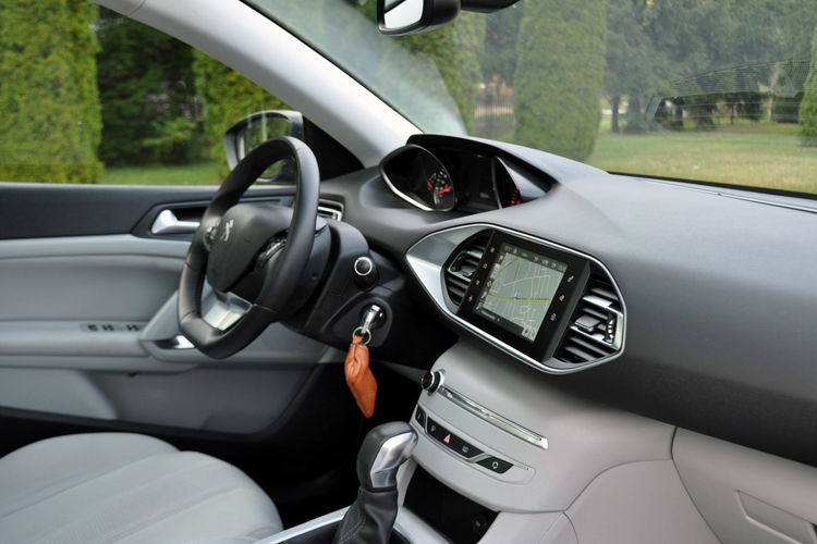 Peugeot 308 SW 2.0HDi(150KM) Full Led Navi Kamera Panorama BLS Welur Reling Alu17"ASO zdjęcie 18