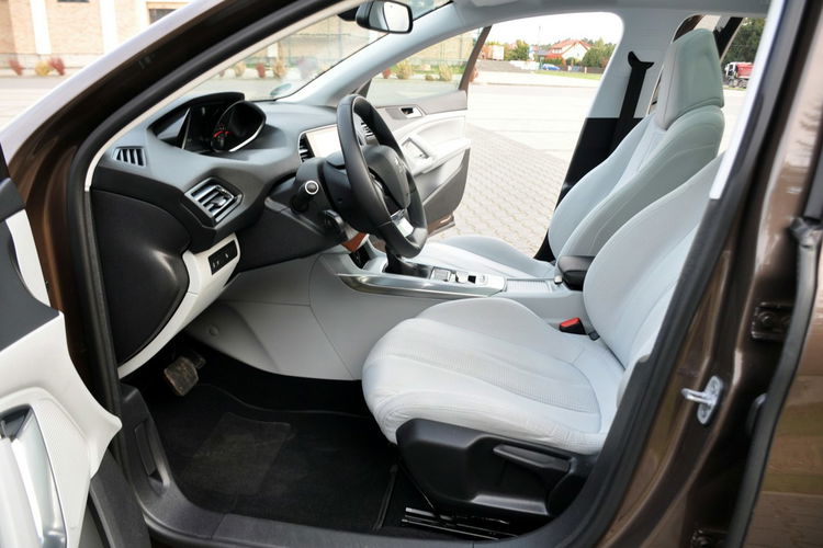 Peugeot 308 SW 2.0HDi(150KM) Full Led Navi Kamera Panorama BLS Welur Reling Alu17"ASO zdjęcie 21