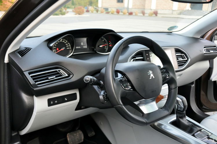 Peugeot 308 SW 2.0HDi(150KM) Full Led Navi Kamera Panorama BLS Welur Reling Alu17"ASO zdjęcie 22