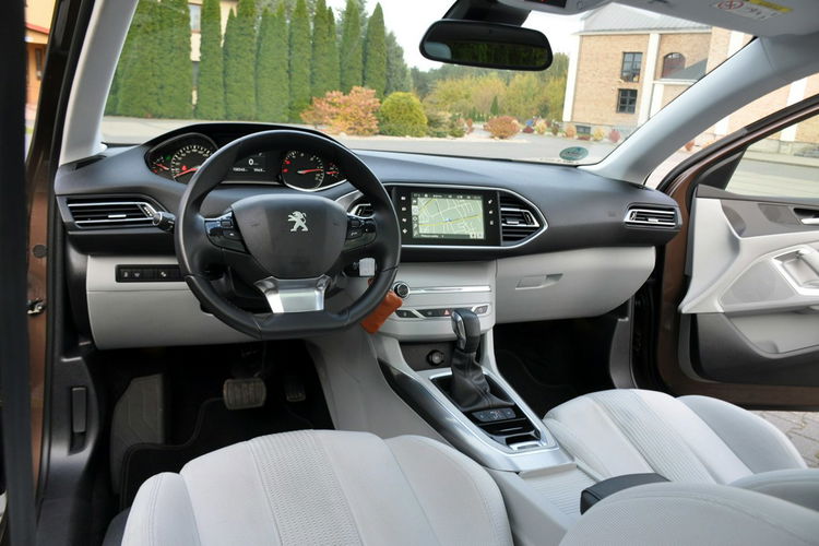 Peugeot 308 SW 2.0HDi(150KM) Full Led Navi Kamera Panorama BLS Welur Reling Alu17"ASO zdjęcie 28