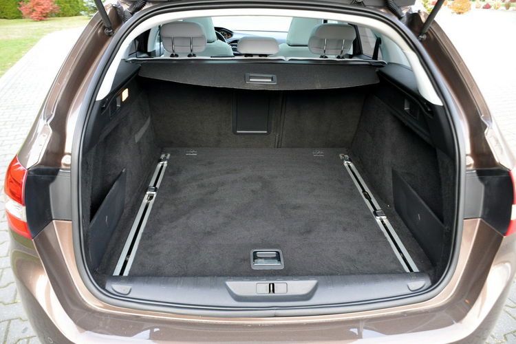 Peugeot 308 SW 2.0HDi(150KM) Full Led Navi Kamera Panorama BLS Welur Reling Alu17"ASO zdjęcie 37