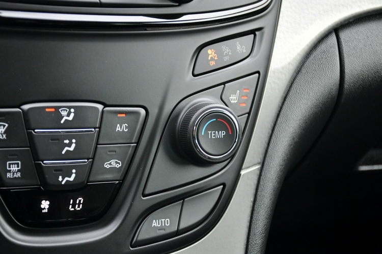 Opel Insignia 1.6CDTi(136KM) Lift Led Navi Skóry 2xParktronik I Wł Reling Alu18"ASO zdjęcie 32