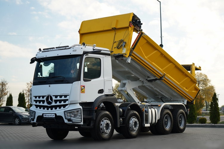 Mercedes AROCS 3243 / 8x4 / WYWROTKA  DWUSTRONNA 6.2 M / HYDROBURTA / HYDROKLAPA / AUTOMAT / OPONY 100% /  EURO 6 / 2021 zdjęcie 1