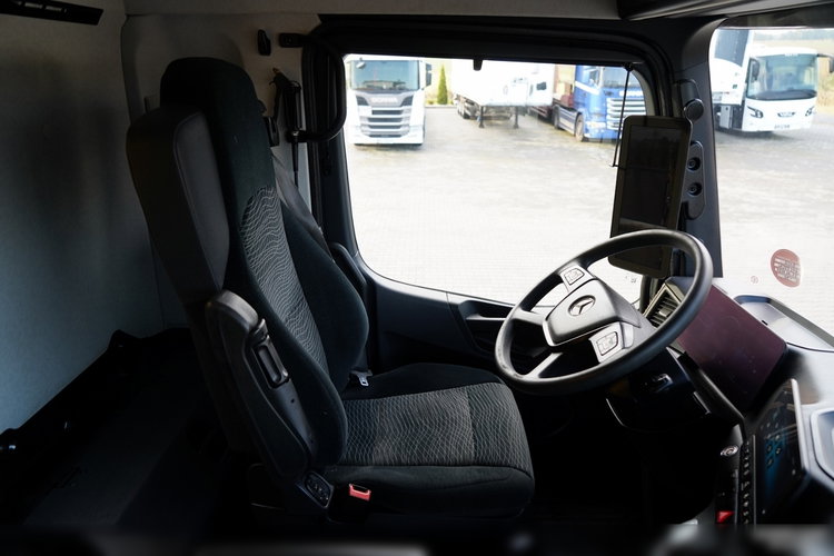 Mercedes AROCS 3243 / 8x4 / WYWROTKA  DWUSTRONNA 6.2 M / HYDROBURTA / HYDROKLAPA / AUTOMAT / OPONY 100% /  EURO 6 / 2021 zdjęcie 36