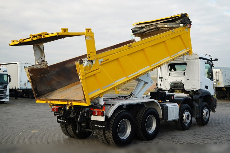 Mercedes AROCS 3243 / 8x4 / WYWROTKA  DWUSTRONNA 6.2 M / HYDROBURTA / HYDROKLAPA / AUTOMAT / OPONY 100% /  EURO 6 / 2021 zdjęcie 4