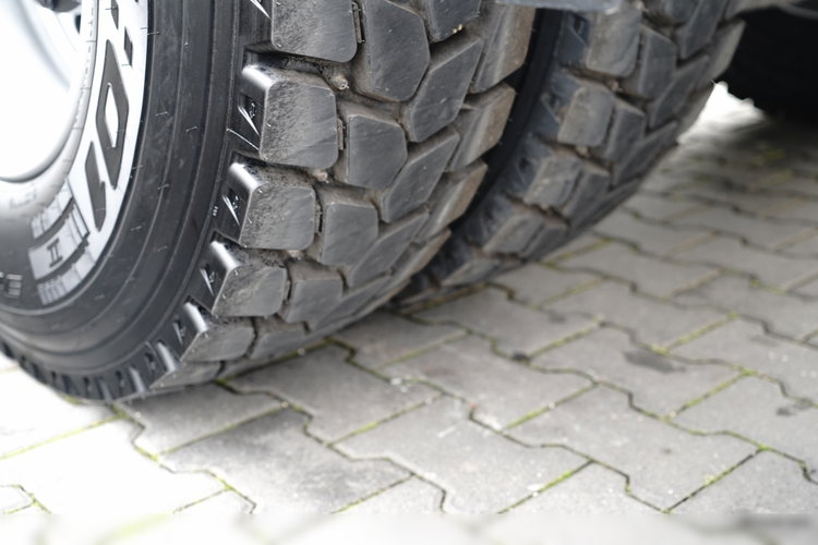 MAN TGS 41.480 / 8X6 / WYWROTKA / S1 - TYLNOZSYP / AUTOMAT / FABRYCZNIE NOWY / DOSTĘPNY OD RĘKI / BOGATE WYPOSAŻENIE / ZŁOTY METALIK / zdjęcie 22