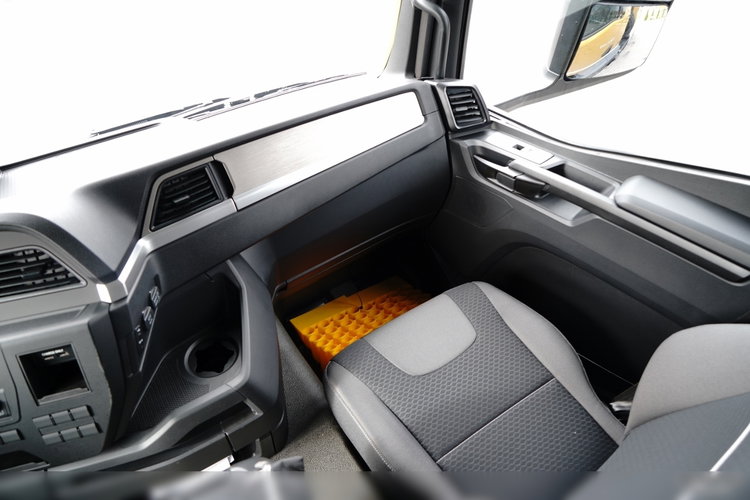 MAN TGS 41.480 / 8X6 / WYWROTKA / S1 - TYLNOZSYP / AUTOMAT / FABRYCZNIE NOWY / DOSTĘPNY OD RĘKI / BOGATE WYPOSAŻENIE / ZŁOTY METALIK / zdjęcie 33