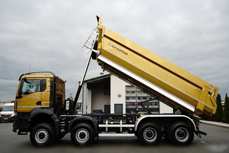 MAN TGS 41.480 / 8X6 / WYWROTKA / S1 - TYLNOZSYP / AUTOMAT / FABRYCZNIE NOWY / DOSTĘPNY OD RĘKI / BOGATE WYPOSAŻENIE / ZŁOTY METALIK / zdjęcie 3