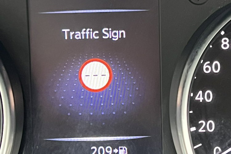 Nissan Qashqai Mały przebieg zdjęcie 18