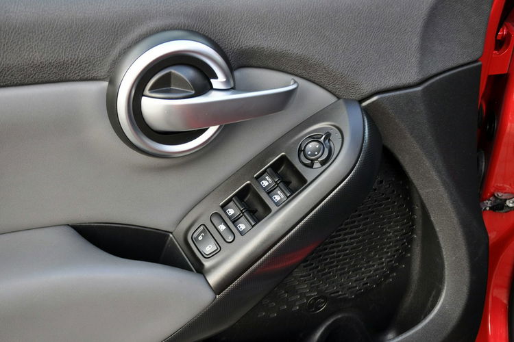 Fiat 500x 1.6i(110KM) Kolorowa Navi Parktronik Welur Chrom Reling I Wł Alu17"ASO zdjęcie 37
