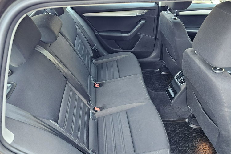 Skoda Octavia Pierwszy właściciel, bluetooth, czujniki parkowania, klimatronik zdjęcie 27