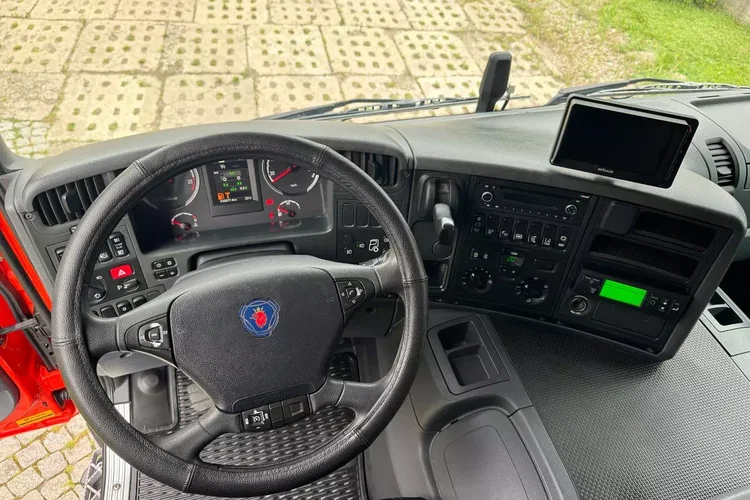 Scania P250 zdjęcie 27
