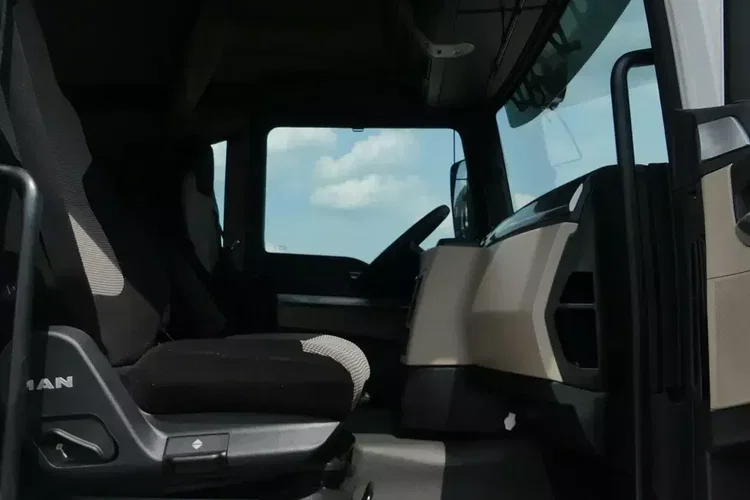 MAN TGM 18.290 / EURO 6 / KONTENER + WINDA / OTWIERANY BOK / zdjęcie 24