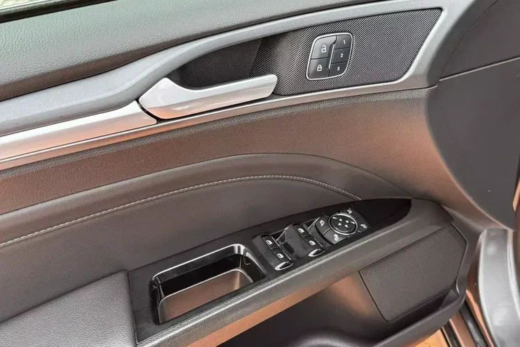 Ford mondeo zdjęcie 16