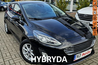 Ford Fiesta system parkowania, grzane fotele i kierownica, asystent pasa ruchu