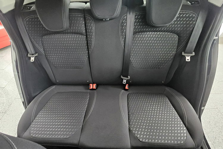 Ford Fiesta system parkowania, grzane fotele i kierownica, asystent pasa ruchu zdjęcie 15