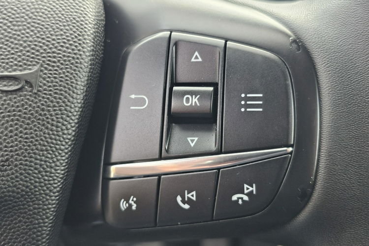 Ford Fiesta system parkowania, grzane fotele i kierownica, asystent pasa ruchu zdjęcie 26