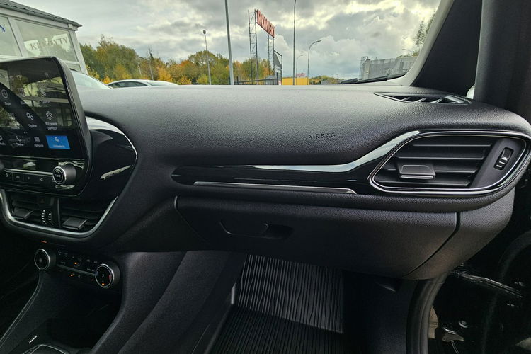 Ford Fiesta system parkowania, grzane fotele i kierownica, asystent pasa ruchu zdjęcie 27