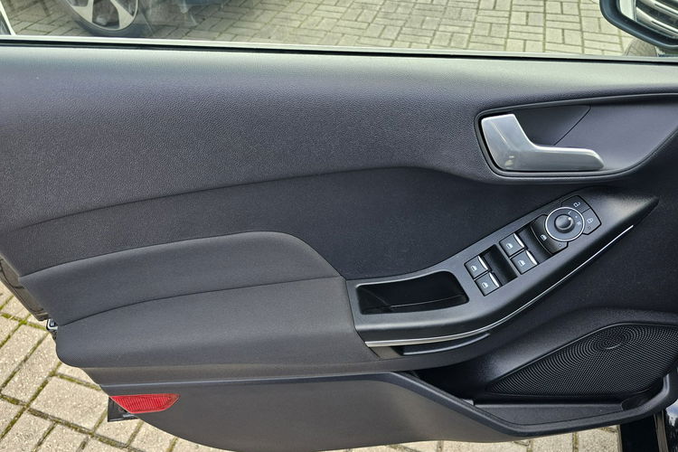 Ford Fiesta system parkowania, grzane fotele i kierownica, asystent pasa ruchu zdjęcie 31
