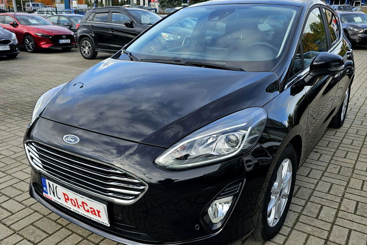 Ford Fiesta system parkowania, grzane fotele i kierownica, asystent pasa ruchu zdjęcie 4