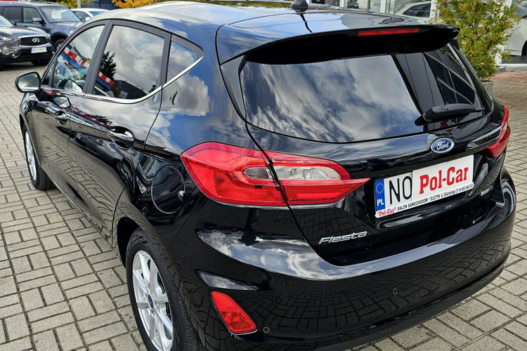 Ford Fiesta system parkowania, grzane fotele i kierownica, asystent pasa ruchu zdjęcie 7