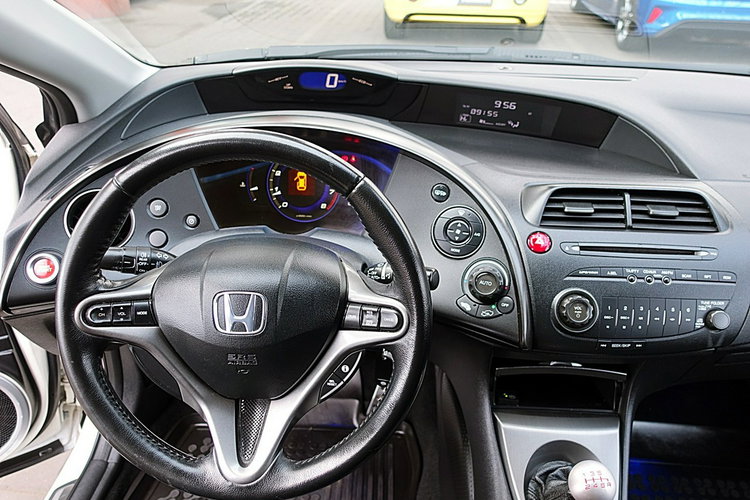 Honda Civic 1.8i 16V 140KM INSTALACJA GAZOWA do 2033 Roku Biała PERŁA Kraj Bezwyp zdjęcie 17