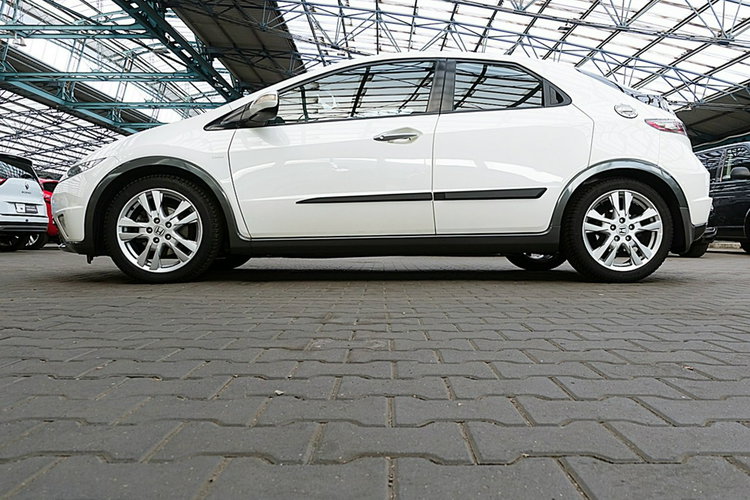 Honda Civic 1.8i 16V 140KM INSTALACJA GAZOWA do 2033 Roku Biała PERŁA Kraj Bezwyp zdjęcie 4