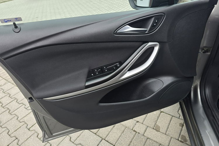 Opel Astra 1.4Turbo Benz. Navi.Kam.Cof.Asystent Pasa Ruchu.Ledy.Szyberdach. zdjęcie 17